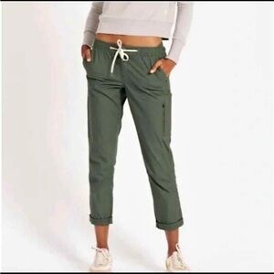 Vuori Men's rip-stop pants size M